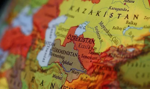 Özbekistan'ı tanıtan kitabın yazarı Ataman’a Özbekistan Yazarlar Birliğinin fahri üyelik belgesi verildi