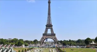 Paris'teki Montparnasse Garı'nda elektrik arızası nedeniyle tren seferleri durduruldu