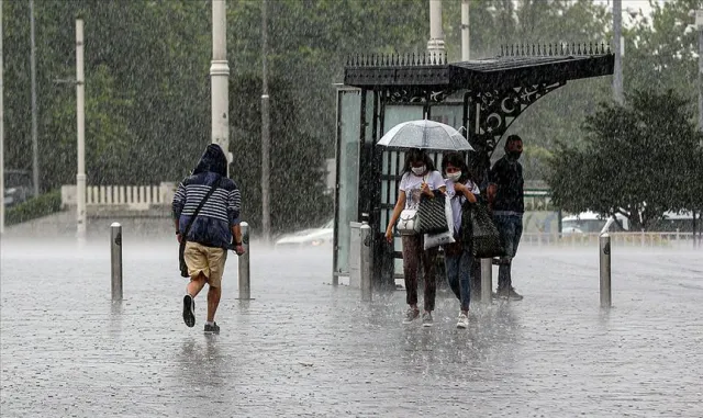 Rize'de sağanak etkili oldu