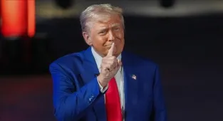 Trump, bir anlaşmanın ana hatları üzerinde uzlaştıkları için İran'a saldırıları durdurduğunu açıkladı
