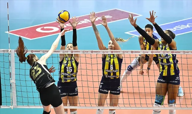 Stefano Lavarini, yeniden Fenerbahçe Medicana'da