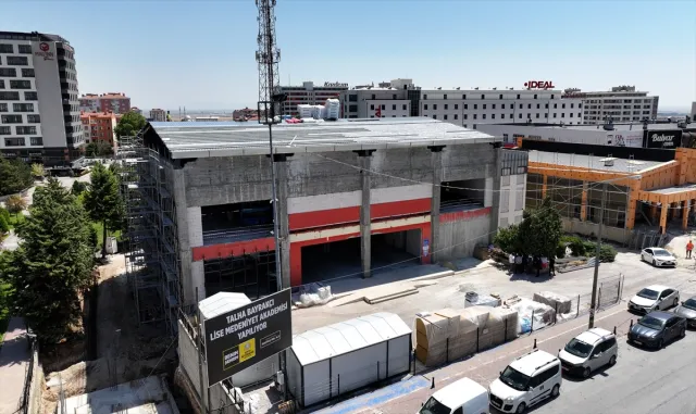 Talha Bayrakçı Lise Medeniyet Akademisi binasında çalışmalar sürüyor