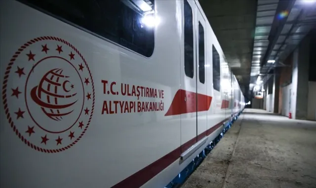 İstanbul'da üç ilçeyi birbirine bağlayacak hattın yapımını Ulaştırma ve Altyapı Bakanlığı üstlendi