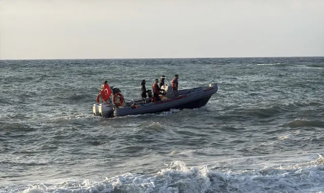 Zonguldak'ta denizde kaybolan 16 yaşındaki çocuğu arama çalışmaları sürüyor
