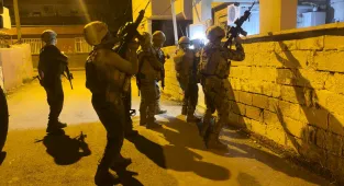 Adıyaman'da terör örgütü DEAŞ'a yönelik operasyonda yakalanan 3 zanlı tutuklandı