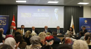 AK Parti Genel Başkanvekili Elitaş, partisinin Çanakkale İl Başkanlığında konuştu