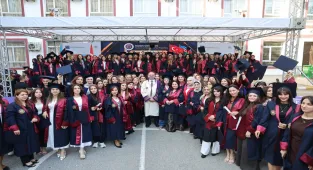 Atatürk Üniversitesi Açık ve Uzaktan Öğretim Fakültesi mezunları Bakü'de kep attı