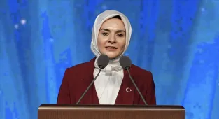 Bakan Göktaş, Göztepe Semiha Şakir Huzurevi Yaşlı Bakım ve Rehabilitasyon Merkezi'nin açılışına katıldı: