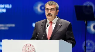 Bakan Tekin, Beykoz Bozhane İlkokulunu ziyaret etti: