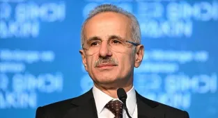 Bakan Uraloğlu, deprem sonrası Şanlıurfa'daki ulaşım ve haberleşme altyapısında olumsuzluk bulunmadığını bildirdi