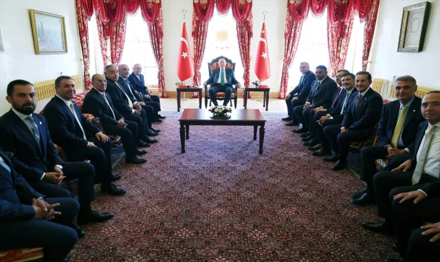 Cumhurbaşkanı Erdoğan, 4 kulübün başkanlarını ve yöneticilerini kabul etti: