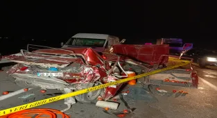Denizli'de kamyonete çarpan otomobilde 1 kişi öldü, 2 kişi yaralandı
