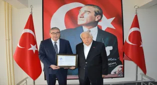 Eski AK Parti Eskişehir Milletvekili Keskin'den öğrencilerin eğitimine destek