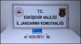 Eskişehir’de otobüsle yolculuk yapan kişinin üzerinden sentetik hap ele geçirildi