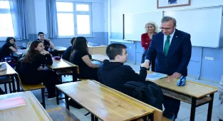 Eskişehir İl Milli Eğitim Müdürü Aydın, öğrencilerle bir araya geldi