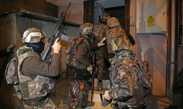 FETÖ'nün suikast timinde yer alan Karatepe'ye maddi destek sağladığı iddia edilen 10 şüpheli adliyede