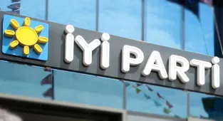 İYİ Parti Sözcüsü Kavuncu, Osmaniye'de partililerle görüştü