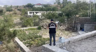 Kayseri'de babasının kucağındayken başına taş düşen çocuk hayatını kaybetti (GÜNCELLEME)