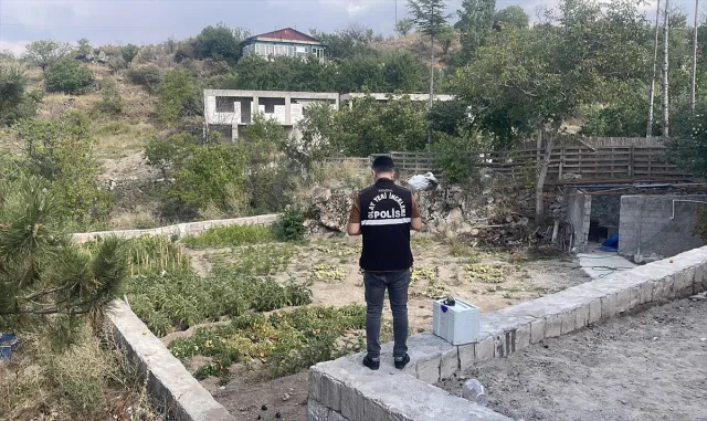 Kayseri'de babasının kucağındayken başına taş düşen çocuk hayatını kaybetti (GÜNCELLEME)