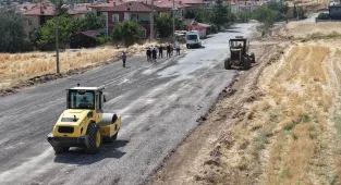 Kırıkkale Belediyesinin yol çalışmaları sürüyor