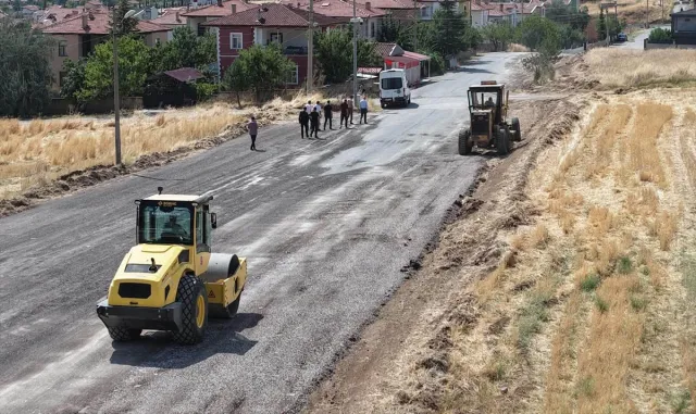 Kırıkkale Belediyesinin yol çalışmaları sürüyor