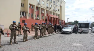 Kocaeli'de tefecilik ve özel belgede sahtecilik operasyonunda yakalanan 7 zanlı daha tutuklandı