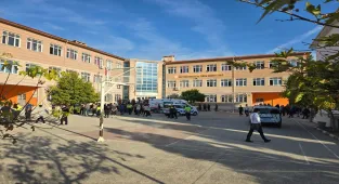 Manisa'da okul yakınında silahla ateş açılması ihbarına ekipler sevk edildi