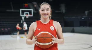 Milli basketbolcu Gökşen Fitik'in hedefi Galatasaray Çağdaş Faktoring'de kupalar kazanmak: