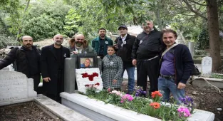 Sanatçı Beklan Algan, vefatının 16. yılında mezarı başında anıldı