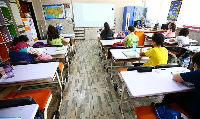 TBMM Okul Saldırılarının Nedenlerini Araştırma Komisyonu Manisa'da çalışmalarına başladı