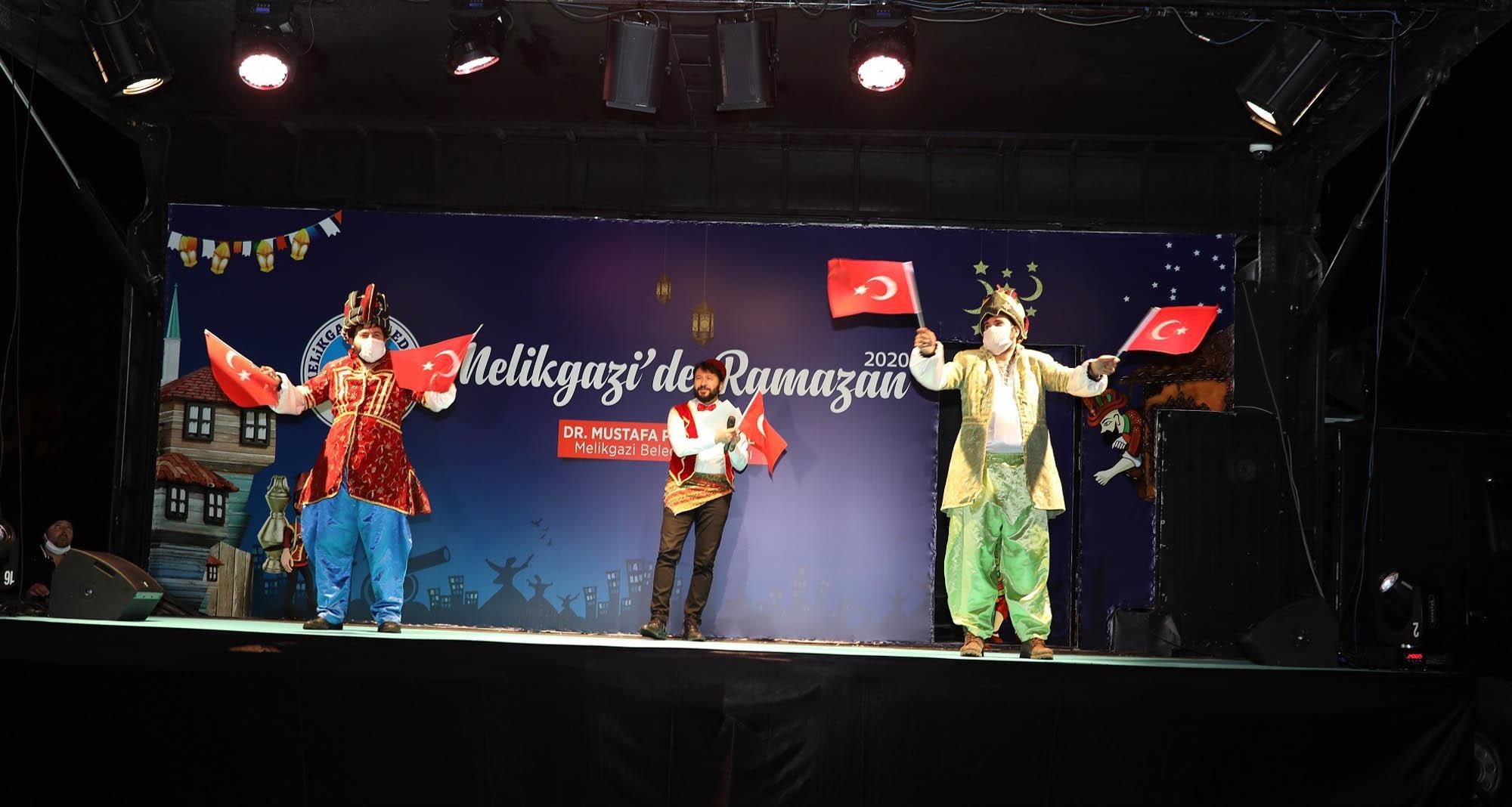 Melikgazi Belediyesi Ramazan coşkusunu vatandaşların ayağına getirdi. Melikgazi Belediyesi Ramazan coşkusunu vatandaşların ayağına getirdi.