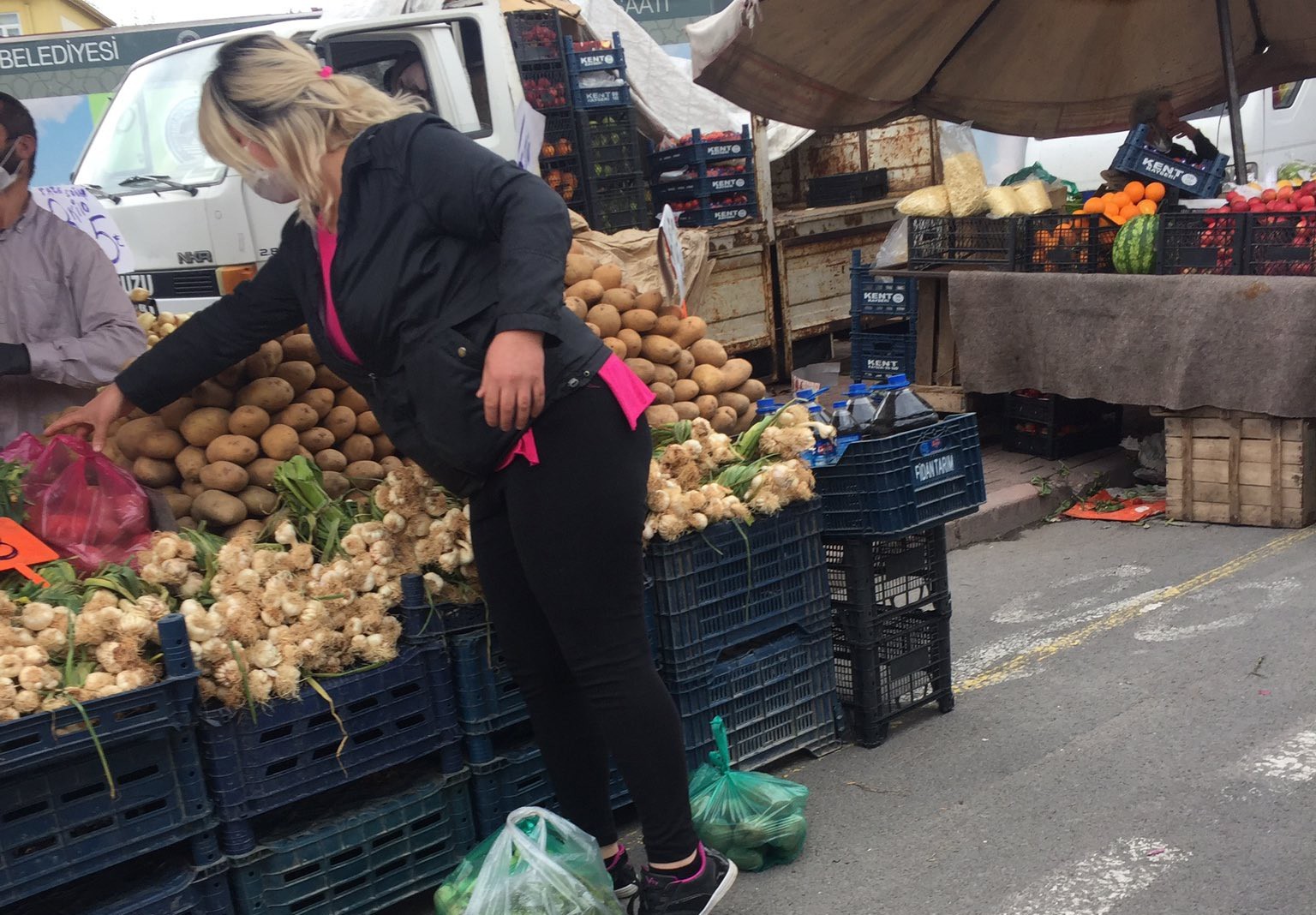Sağlık Bakanı Koca’dan semt pazarları uyarısı! Sağlık Bakanı Koca’dan semt pazarları uyarısı!