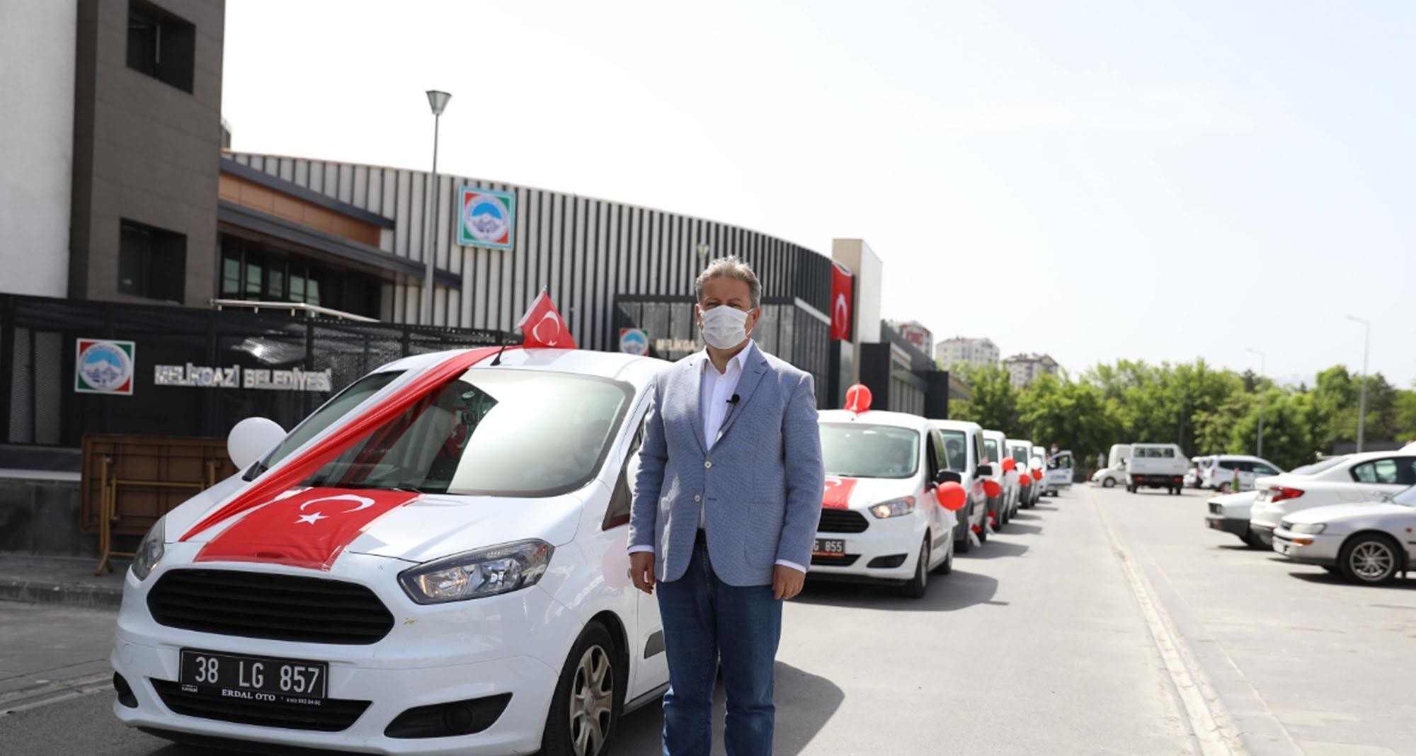 Melikgazi Belediyesi 30 Bin iaşe paketini sahiplerine ulaştırdı Melikgazi Belediyesi 30 Bin iaşe paketini sahiplerine ulaştırdı