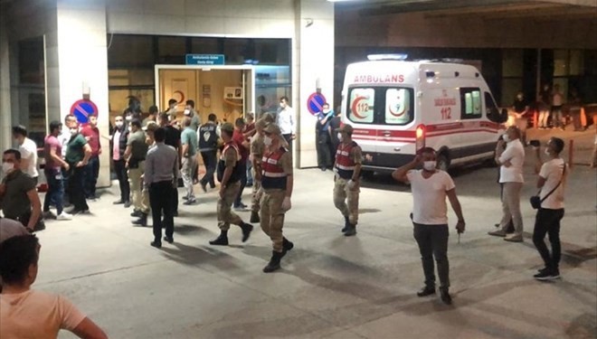 Siirt Pervari’de askeri araç devrildi: 2 şehit, 7 yaralı Siirt Pervari’de askeri araç devrildi: 2 şehit, 7 yaralı