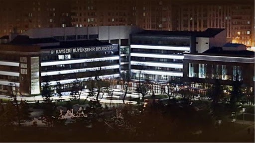 Sorunlara çözüm üretemeyen Kayseri Büyükşehir Belediyesi sosyal medyada dert dinliyor, şarkı tavsiye ediyor! Sorunlara çözüm üretemeyen Kayseri Büyükşehir Belediyesi sosyal medyada dert dinliyor, şarkı tavsiye ediyor!