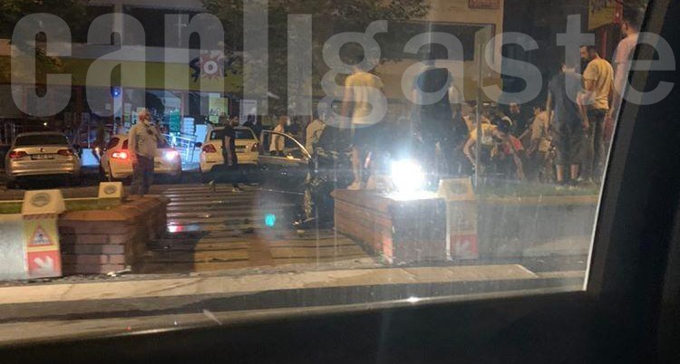 SON DAKİKA KAYSERİ HABER: Talas Halef Hoca Caddesi feci trafik kazası (VİDEOLU HABER) SON DAKİKA KAYSERİ HABER: Talas Halef Hoca Caddesi feci trafik kazası (VİDEOLU HABER)