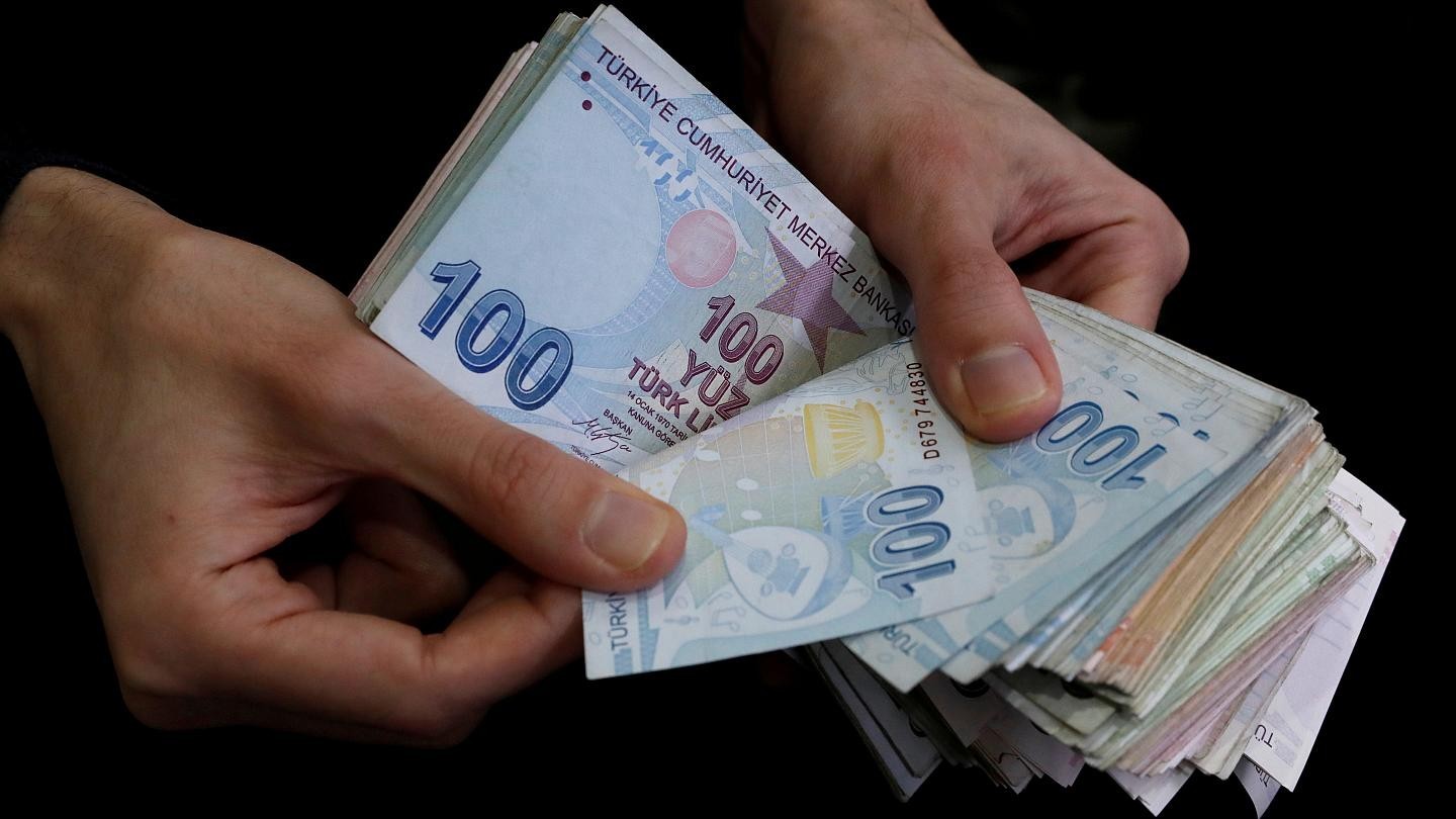 Kısa çalışma ödeneği ve işten çıkarma yasağı bir ay daha uzatıldı Kısa çalışma ödeneği ve işten çıkarma yasağı bir ay daha uzatıldı