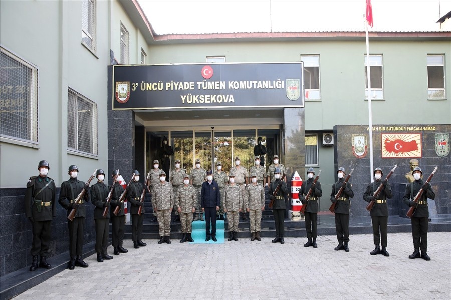 Milli Savunma Bakanı Akar: Pençe operasyonlarında 83 Terörist etkisiz hale getirildi Milli Savunma Bakanı Akar: Pençe operasyonlarında 83 Terörist etkisiz hale getirildi