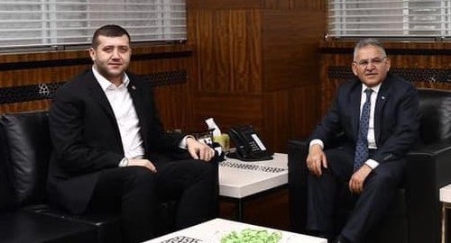 Kayseri Haberi: Yasal olan ama etik olmayan 221 villa parseli ihalesinde Büyükkılıç’a Baki Ersoy sahip çıktı! Kayseri Haberi: Yasal olan ama etik olmayan 221 villa parseli ihalesinde Büyükkılıç’a Baki Ersoy sahip çıktı!