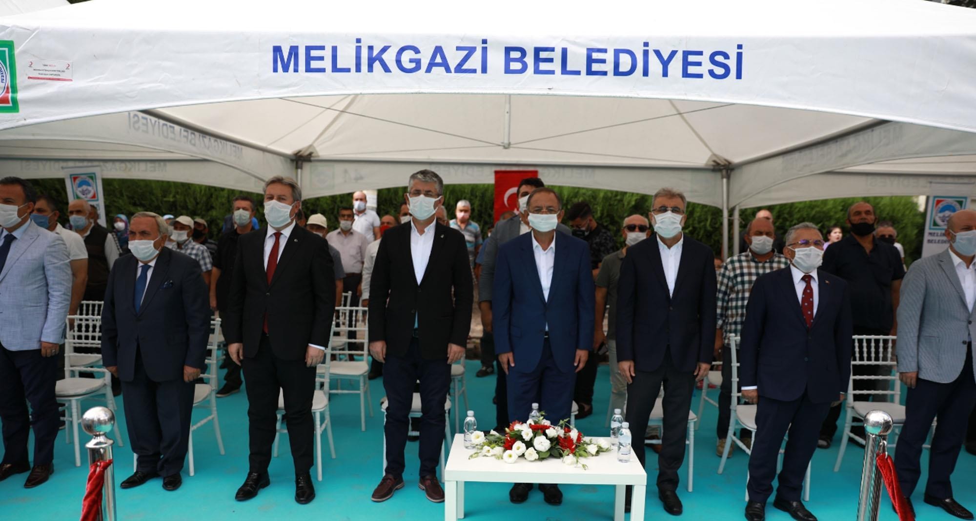 Bu tesiste dede torun bir arada Bu tesiste dede torun bir arada