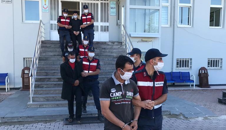 Kayseri Jandarmasından terör örgütü Heyeti Tahrir-i Şam operasyonu! 6 kişi yakalandı Kayseri Jandarmasından terör örgütü Heyeti Tahrir-i Şam operasyonu! 6 kişi yakalandı