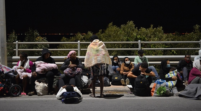 Yunanistan’da Moria kampındaki yangında binlerce sığınmacı evsiz kaldı Yunanistan’da Moria kampındaki yangında binlerce sığınmacı evsiz kaldı