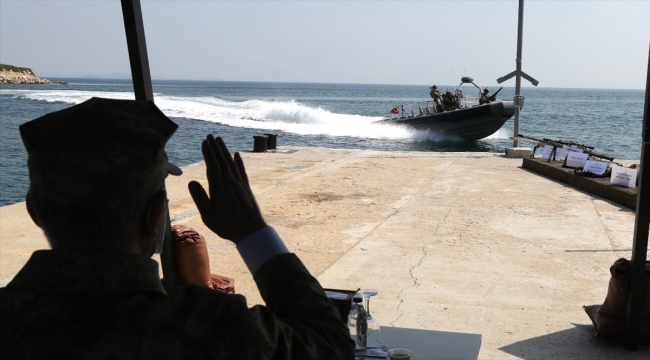 Akar ve komutanlar ’Kardak kahramanları’ ile bir araya geldi Akar ve komutanlar ’Kardak kahramanları’ ile bir araya geldi