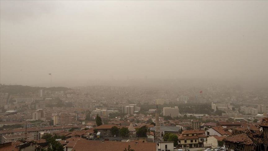 Ankara’da kum fırtınası! Meteoroloji’den fırtına ve yağış uyarısı! Ankara’da kum fırtınası! Meteoroloji’den fırtına ve yağış uyarısı!