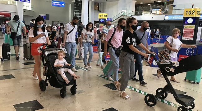 Antalya’ya gelen yabancı turist sayısı 2 milyona yaklaştı Antalya’ya gelen yabancı turist sayısı 2 milyona yaklaştı
