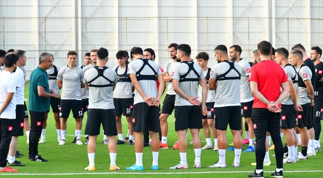 Konyaspor’un yeni teknik direktörü İsmail Kartal takımıyla ilk antrenmanına çıktı Konyaspor’un yeni teknik direktörü İsmail Kartal takımıyla ilk antrenmanına çıktı